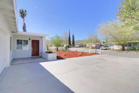 38850 Juniper Tree Rd, Palmdale, CA 93551 photo 2