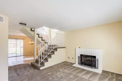 45058 Colleen Dr, Lancaster, CA 93535 photo 2