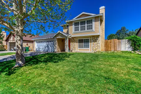 45058 Colleen Dr, Lancaster, CA 93535 photo 1
