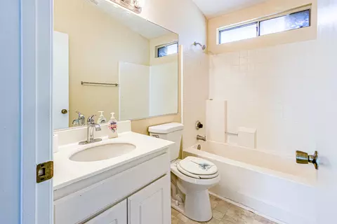 45058 Colleen Dr, Lancaster, CA 93535 photo 9