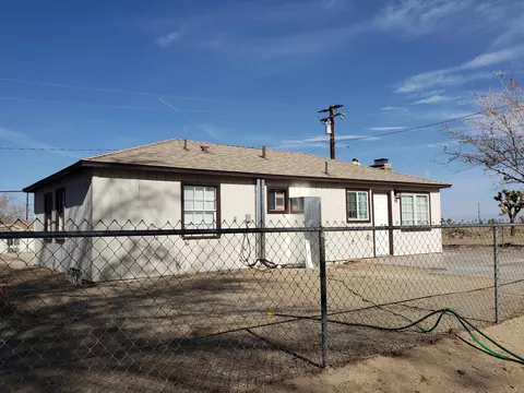 44740 Graphic St, Lancaster, CA 93535 photo 3