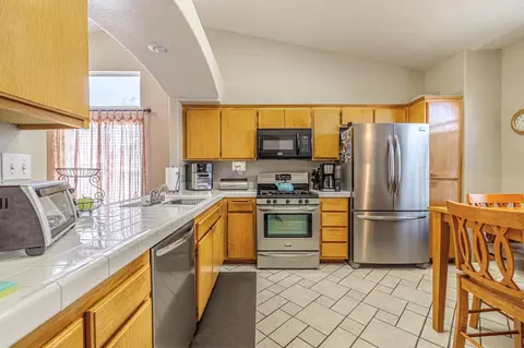 37065 57th St E, Palmdale, CA 93552 photo 5