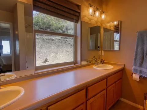 24121 El Rancho Dr, Tehachapi, CA 93561 photo 19