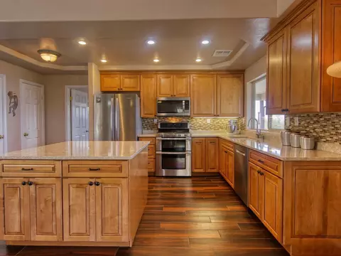 24121 El Rancho Dr, Tehachapi, CA 93561 photo 10