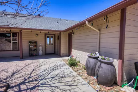 24121 El Rancho Dr, Tehachapi, CA 93561 photo 1