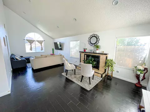1129 E Avnue J10 E, Lancaster, CA 93535 photo 3
