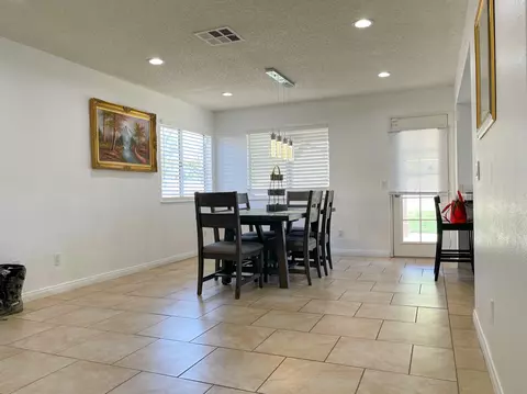 1129 E Avnue J10 E, Lancaster, CA 93535 photo 4
