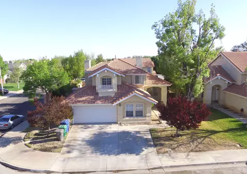 1703 Mesa Dr E, Lancaster, CA 93535 photo 4