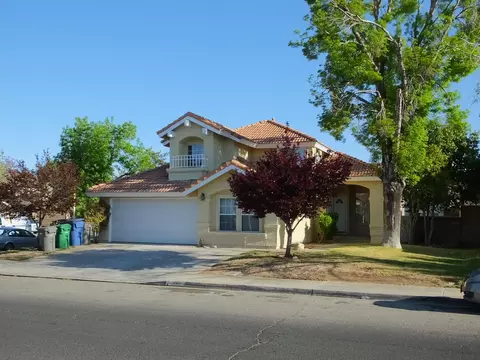 1703 Mesa Dr E, Lancaster, CA 93535 photo 2