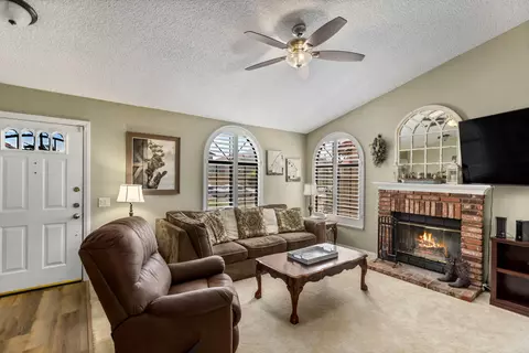 43257 Echard Ave, Lancaster, CA 93536 photo 3