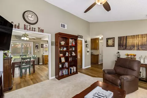 43257 Echard Ave, Lancaster, CA 93536 photo 9