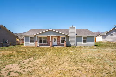 27921 Stallion Springs Dr, Tehachapi, CA 93561 photo 1