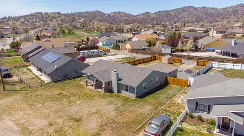 27921 Stallion Springs Dr, Tehachapi, CA 93561 photo 27