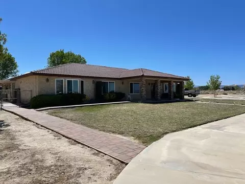 44952 42nd St E, Lancaster, CA 93535 photo 2