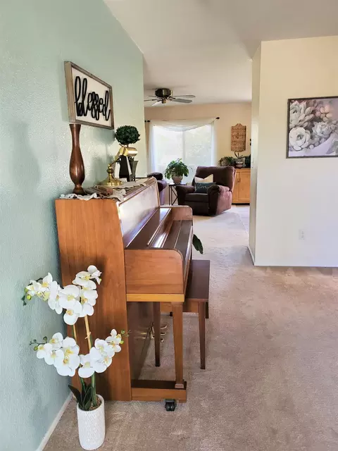 6035 Treehaven Ct, Lancaster, CA 93536 photo 9