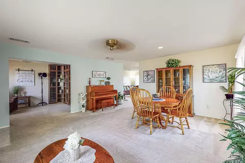 6035 Treehaven Ct, Lancaster, CA 93536 photo 8
