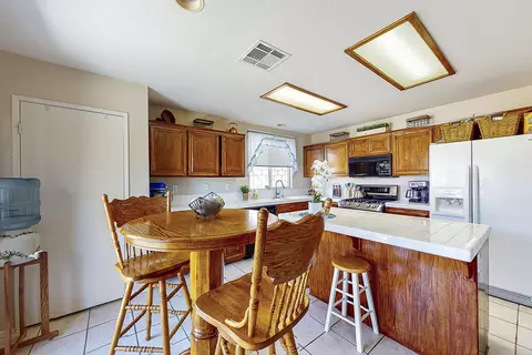6035 Treehaven Ct, Lancaster, CA 93536 photo 16