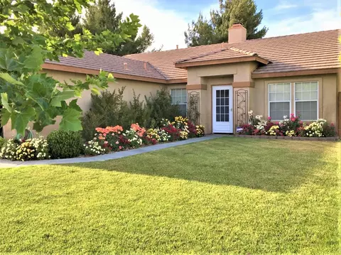 6035 Treehaven Ct, Lancaster, CA 93536 photo 3