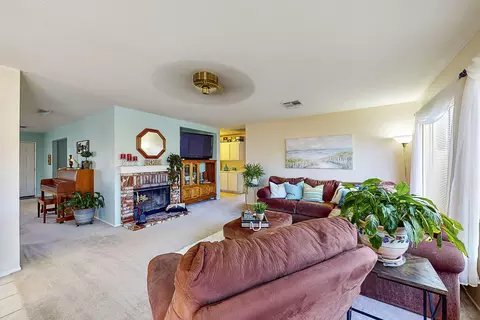 6035 Treehaven Ct, Lancaster, CA 93536 photo 17