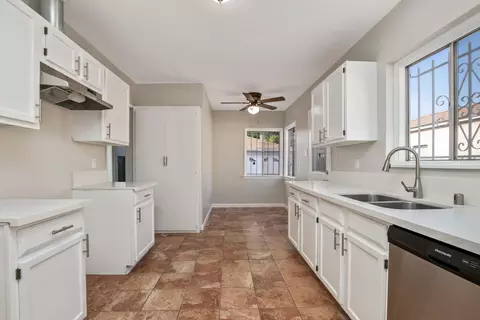 623 Palmer St W, Compton, CA 90220 photo 21