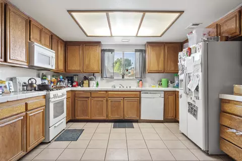 1747 E Avenue K E, Lancaster, CA 93535 photo 6