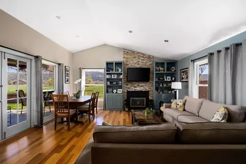 53 Meadow Lakes Dr, Tehachapi, CA 93561 photo 4