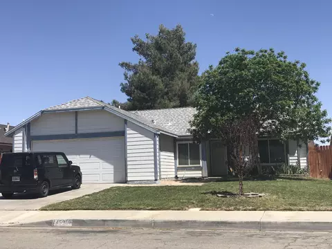45918 Primrose Dr, Lancaster, CA 93534 photo 2