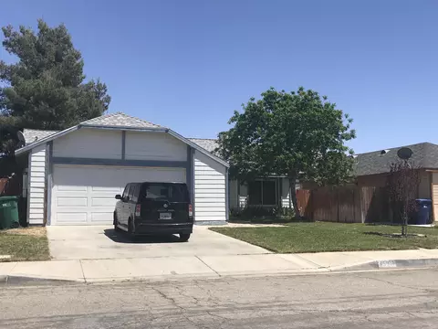 45918 Primrose Dr, Lancaster, CA 93534 photo 3