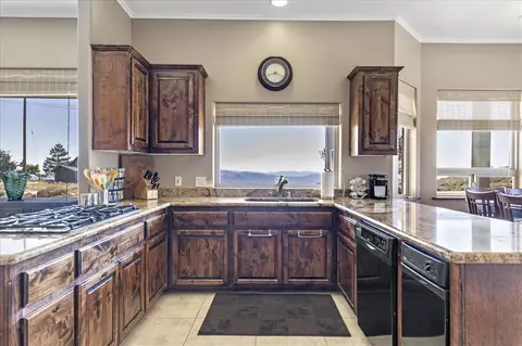 25661 Territory Way, Tehachapi, CA 93561 photo 7