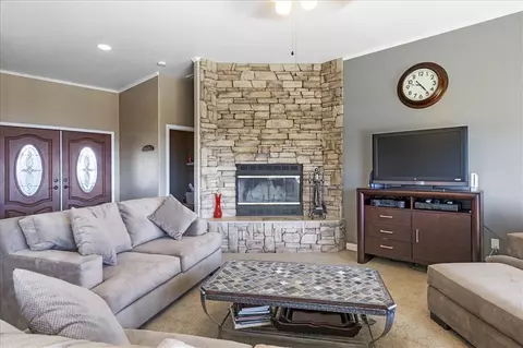 25661 Territory Way, Tehachapi, CA 93561 photo 3