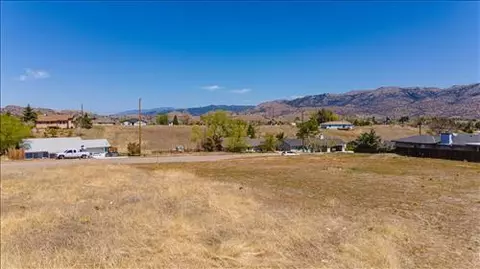 22112 Copper St, Tehachapi, CA 93561 photo 3