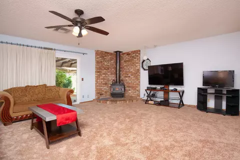 3215 Versailles Ct, Lancaster, CA 93536 photo 8
