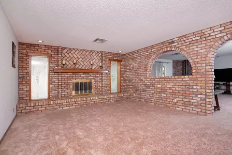 3215 Versailles Ct, Lancaster, CA 93536 photo 6