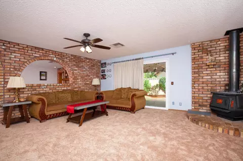 3215 Versailles Ct, Lancaster, CA 93536 photo 9