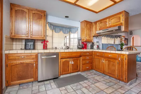 3215 Versailles Ct, Lancaster, CA 93536 photo 14