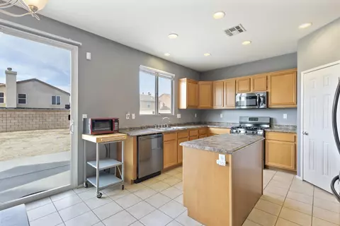 2205 Cypress St, Lancaster, CA 93535 photo 14