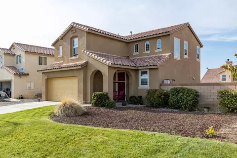 2205 Cypress St, Lancaster, CA 93535 photo 3
