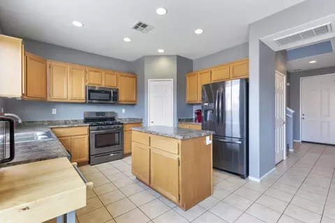 2205 Cypress St, Lancaster, CA 93535 photo 15