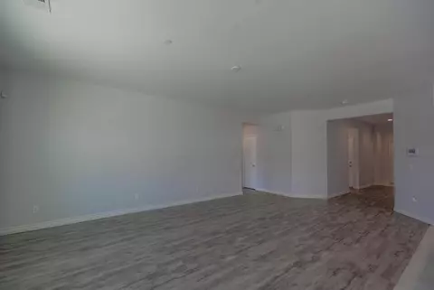 11929 Bluff Ct, Adelanto, CA 92301 photo 9