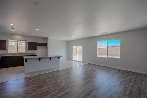 11929 Bluff Ct, Adelanto, CA 92301 photo 7