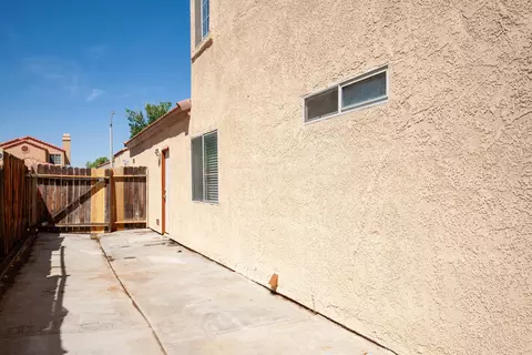 1742 Norberry St E, Lancaster, CA 93535 photo 5