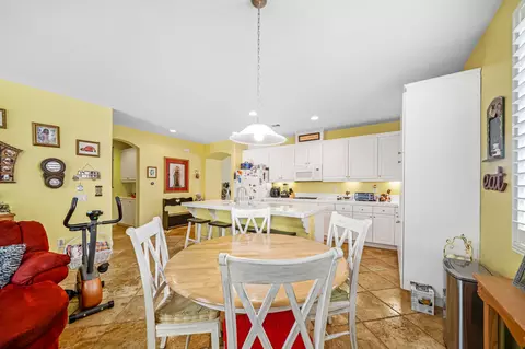 43910 Cantabury St, Lancaster, CA 93536 photo 7