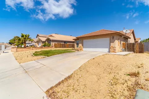 14192 Dartmouth St, Hesperia, CA 92344 photo 3