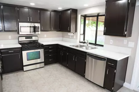 2109 Dallin St, Lancaster, CA 93536 photo 5