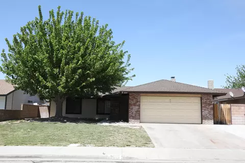 2109 Dallin St, Lancaster, CA 93536 photo 1
