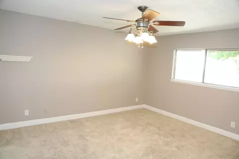 2109 Dallin St, Lancaster, CA 93536 photo 9