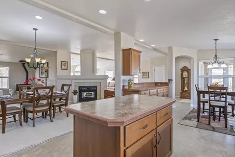 19400 Albany St, Tehachapi, CA 93561 photo 14