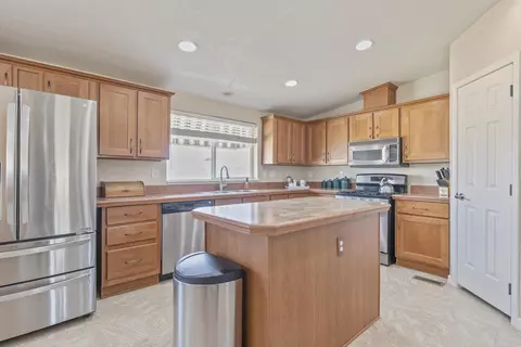 19400 Albany St, Tehachapi, CA 93561 photo 12