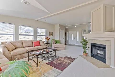 19400 Albany St, Tehachapi, CA 93561 photo 8