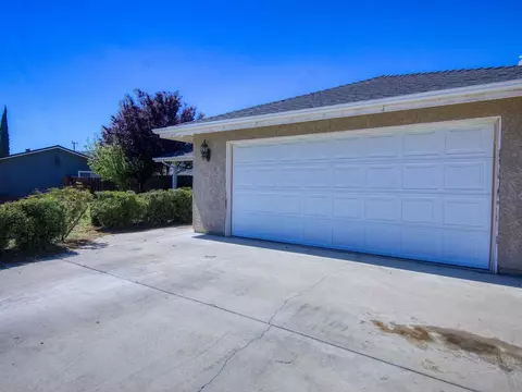 21725 Mid Way, Tehachapi, CA 93561 photo 3